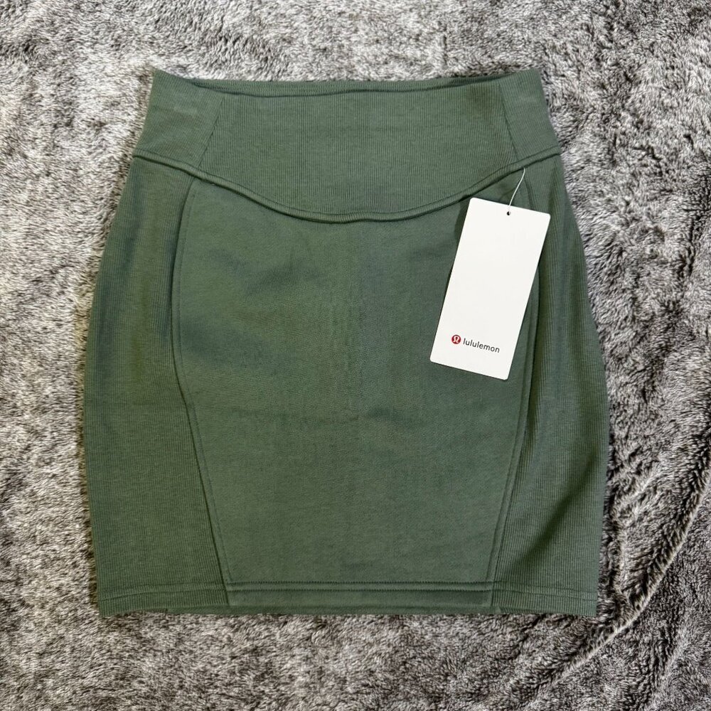 NWT Lululemon Scuba High Rise Mini Skirt Sz XS